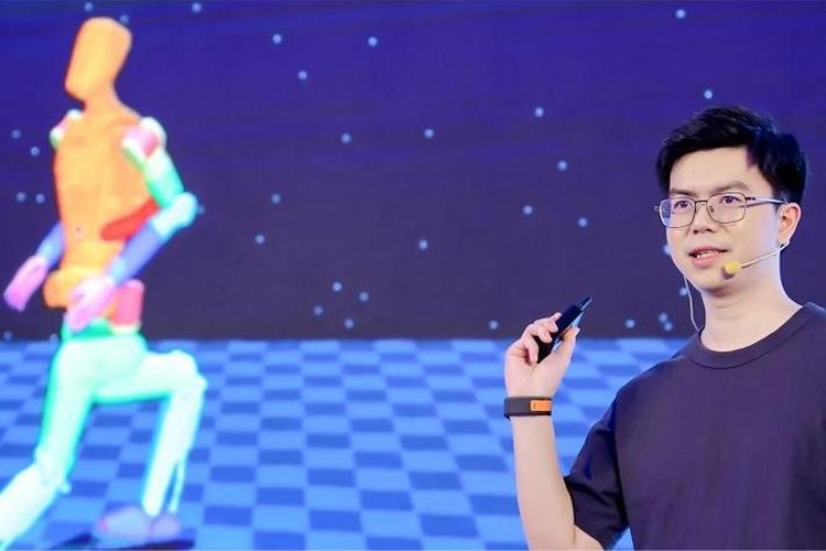 天才少年稚晖君威廉希尔williamhill机器人走路进场！AI模型做大脑，目标售价20万以内