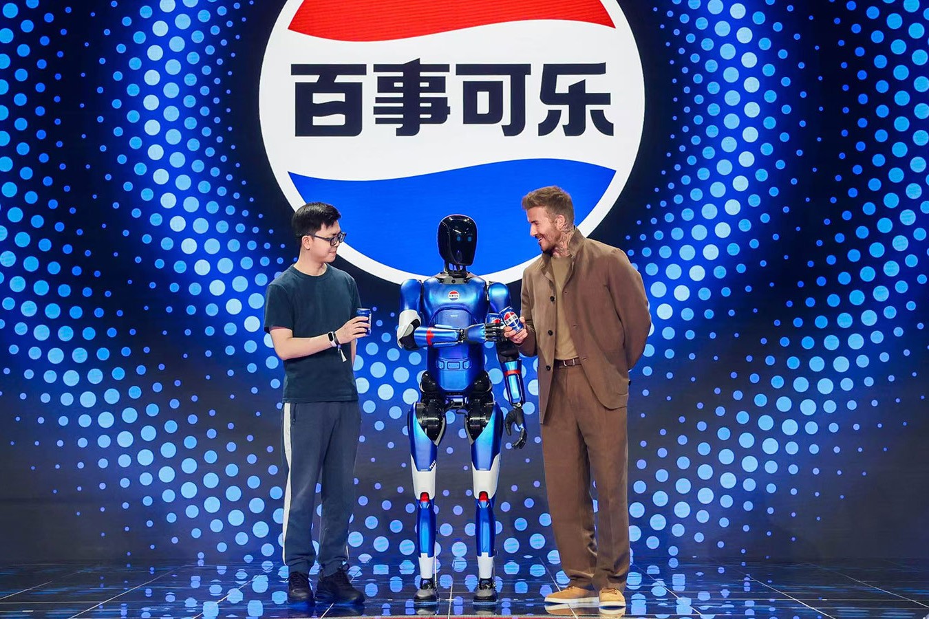 威廉希尔williamhill机器人携手百事中国共创“百事蓝宝” 共燃渴望新章